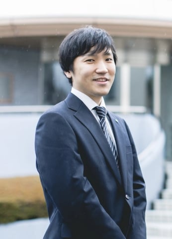 %name%-2010年入社 営業企画課 課長補佐